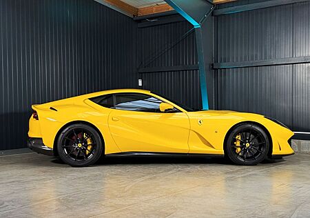 Ferrari 812 6.5 V12 Superfast DCT F1