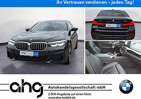 BMW 540i xDrive M SPORT Glasdach Head-Up AHK Driving