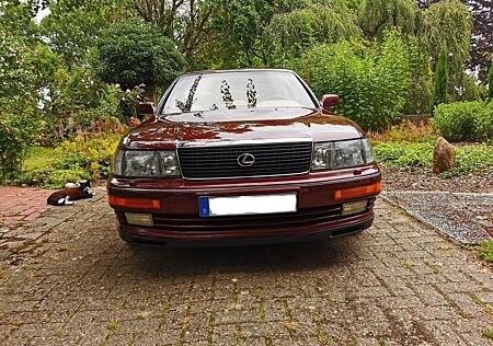 Lexus LS 400