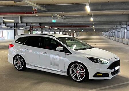 Ford Focus 2,0TDCi ST Leder-Sport-Paket Turnier ST