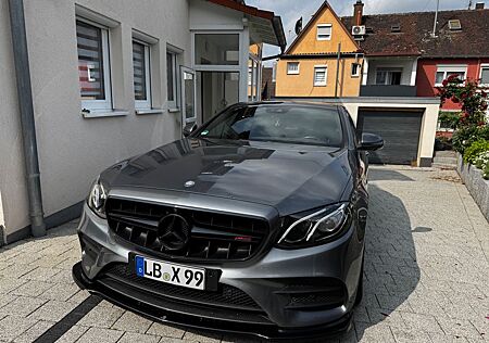 Mercedes-Benz E 400 4MATIC AMG Line Autom. AMG Line