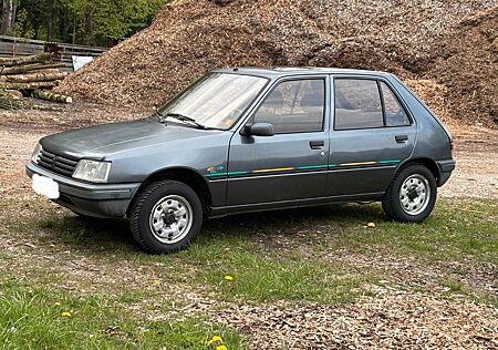 Peugeot 205 H-Gutachten Scheckheft Sondermodell