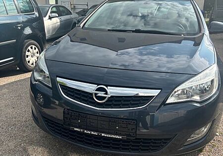 Opel Astra J Lim. 5-trg. Edition