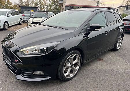 Ford Focus Turnier 2.0 ST Navi Xenon Leder Euro 6