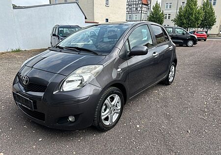Toyota Yaris Cool 1.3 TÜV 02.27