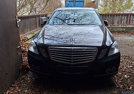 Mercedes-Benz E 220 CDI BlueEFFICIENCY ELEGANCE ELEGANCE