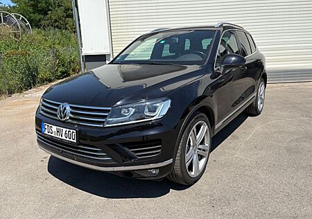 VW Touareg Volkswagen 3.0 V6 TDI SCR .