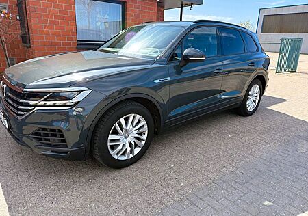 VW Touareg Volkswagen Basis 4Motion