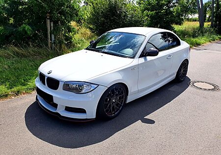 BMW 135i Coupe 3.0L 306PS 6Zyl. (M-Pak/HR Sport/R18)