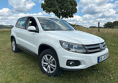 VW Tiguan Volkswagen 2.0 TDI DSG 4MOTION Track & Field Tra...