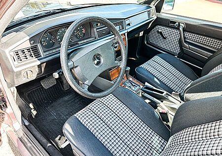 Mercedes-Benz 190