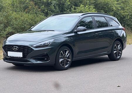 Hyundai i30 1.0 T-GDI Advantage *Plus-Pkt*Navi*RFKamera*