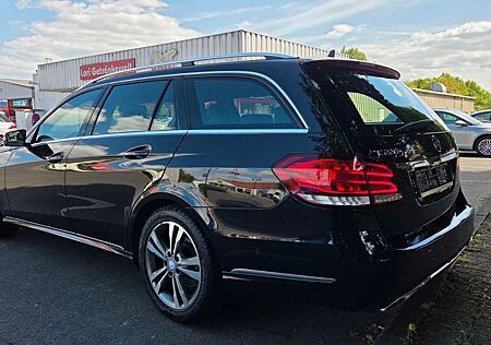 Mercedes-Benz E 220 E 220CDI-AVANTG-AUT+AHK+LEDER+LED+NAV+TEMP+TOP!