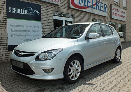 Hyundai i30 1.4 Comfort ALU / KLIMAAUTOM / SITZH / TEMP