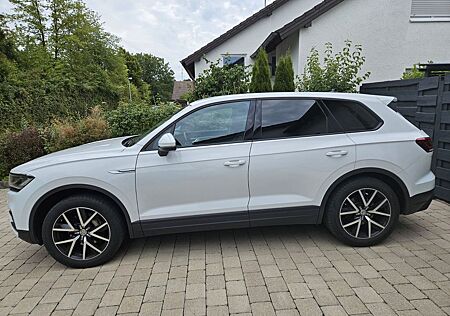 VW Touareg Volkswagen 3.0 V6 TDI STANDHEIZ 170kW 4MOTION Tiptr