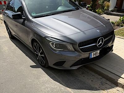 Mercedes-Benz CLA 180 -