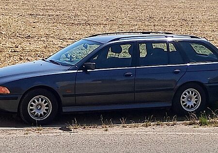 BMW 523i A Touring -