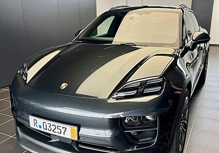 Porsche Macan 4 electric - EZ 05/2025 - NEU - 600km