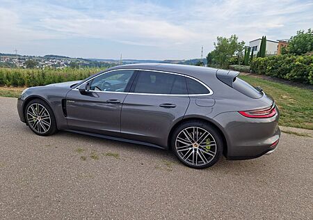Porsche Panamera 4 E-Hybrid Sport Turismo -
