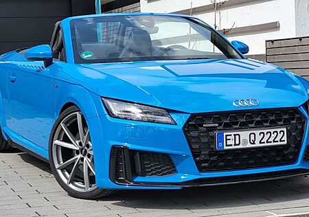 Audi TT Traumhafter Quattro Roadster - alles drin!