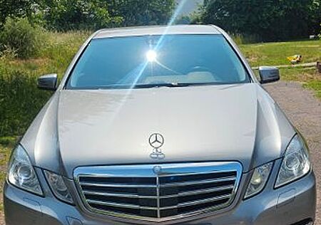 Mercedes-Benz E 250 CDI 4MATIC BlueEFF. AVANTG. Autom. AVA...