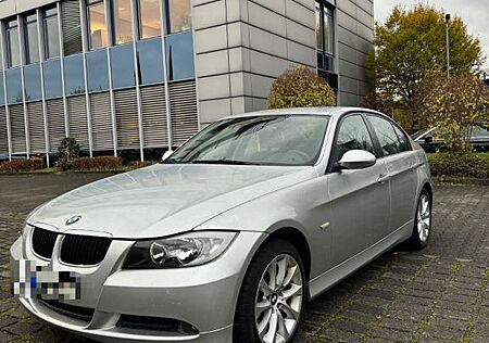 BMW 318i -