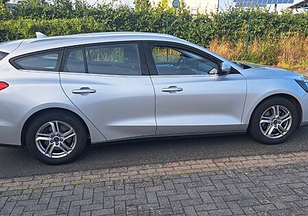 Ford Focus 1,0 EcoBoost 74kW Cool & Connect Turni...