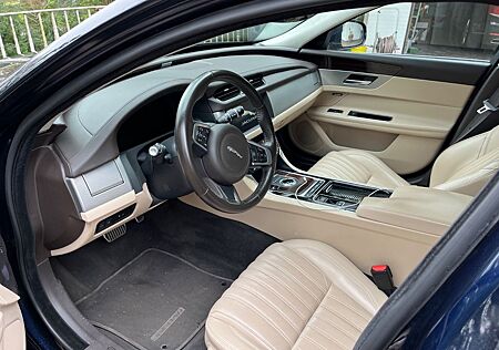 Jaguar XF Lückenlos -scheckheftgepflegt