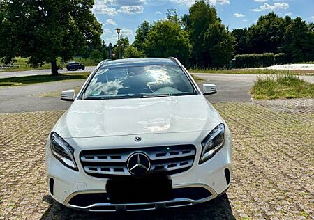 Mercedes-Benz GLA 180 -