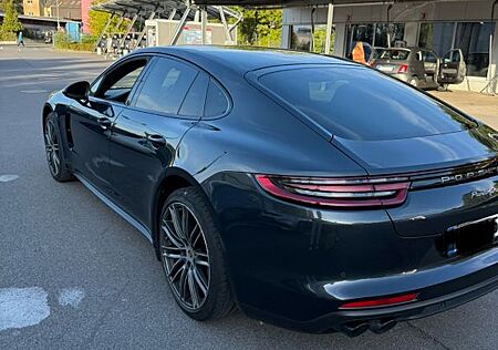 Porsche Panamera 4S