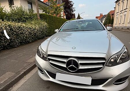 Mercedes-Benz E 220 BlueTEC BE Edition AVANTG. Autom. Edit...