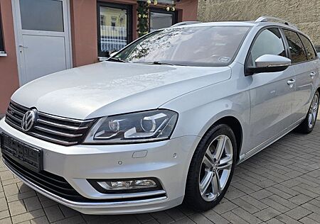 VW Passat Variant Volkswagen R-Line Bi Xenon/AHK/PANO/LEDER