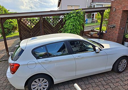 BMW 114i - top gepflegtes Garagenauto