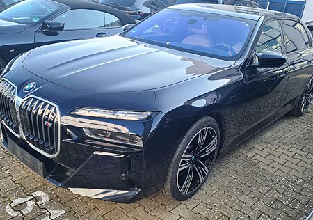 BMW 750 e xDrive Iconic Glow Massage Executive Paket