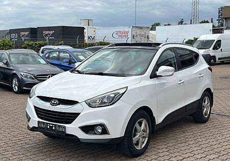 Hyundai ix35 2.0 CRDi*Style*LEDER*PANO*NAV*KAMERA*4WD