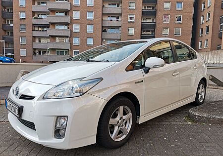 Toyota Prius 1.8-l-VVT-i,136PS,Multimedia,Head up Displ