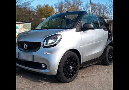 Smart ForTwo Cabrio EQ Passion 60kW Mercedes Garantie