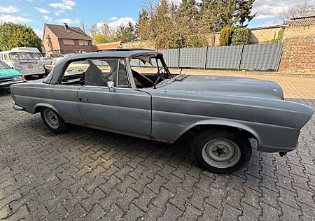 Mercedes-Benz 220 220SEb W111 Coupe