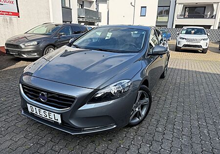 Volvo V40 D3 Momentum NAVI KLIMATRONIC PDC 1.HAND Eur6