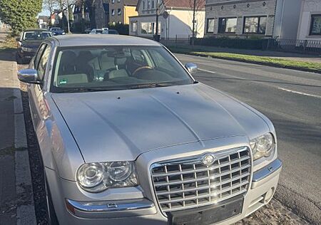 Chrysler 300C 2.7 V6 Autom. -
