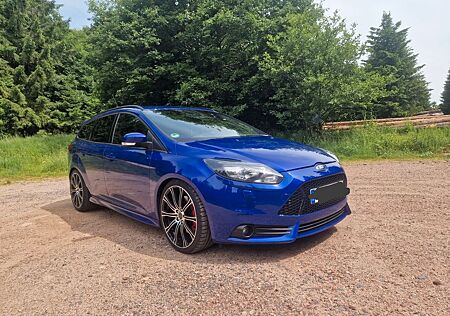 Ford Focus 2,0 MK3 ST Leder-Sport-Paket Turnier ST