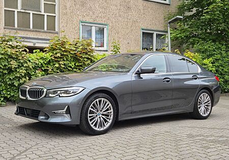BMW 320 i Luxury Line,Led,Live Profi C, Active Guard