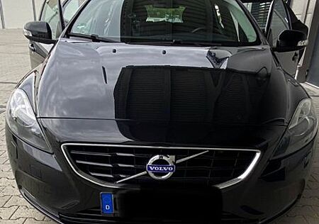 Volvo V40 D2