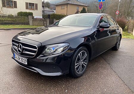 Mercedes-Benz E 220 d 4Matic Avantgarde*LED*Navi*Schiebedach