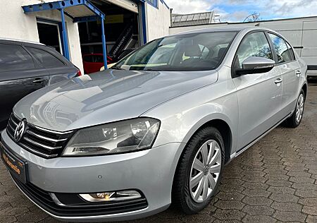 VW Passat gebraucht kaufen VW Passat Volkswagen BlueMotion Allwetterreifen Neu