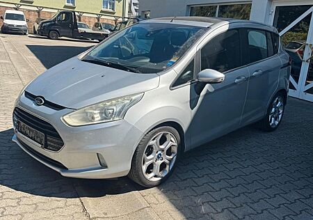 Ford B-Max Titanium