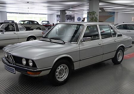 BMW 518