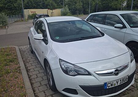 Opel Astra GTC 1.4 Turbo 103kW -