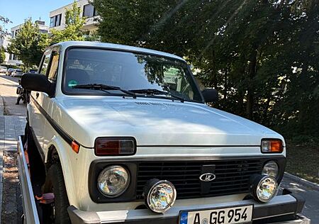 Lada Niva Urban 4x4 Urban dotz