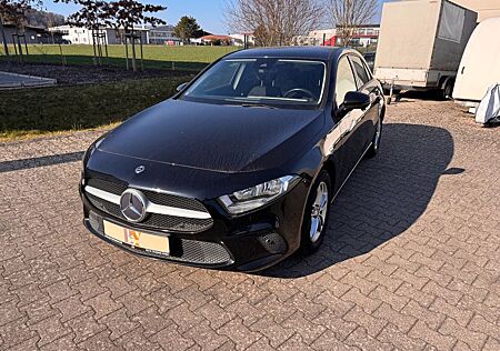 Mercedes-Benz A 180 / PDC/ KLIMA /LED / TEMPOM./ Blueth.